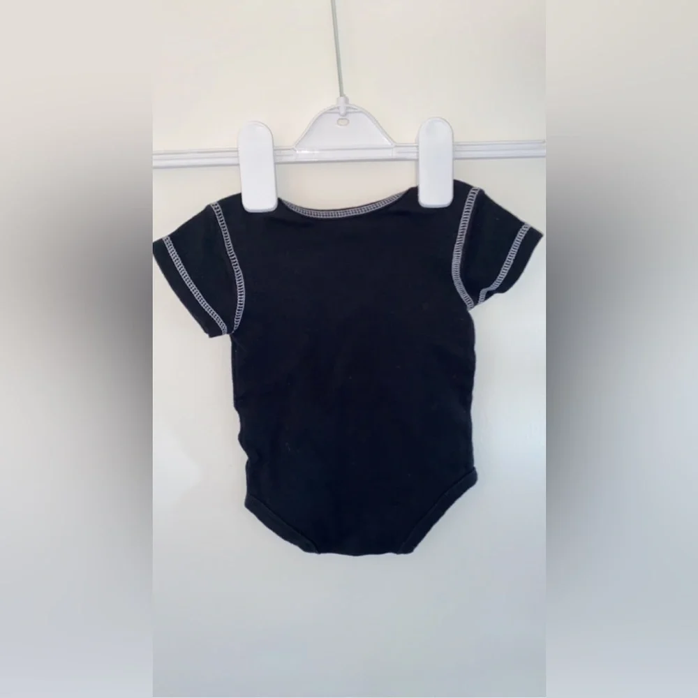 NHL‎ Onesie 3-6 months